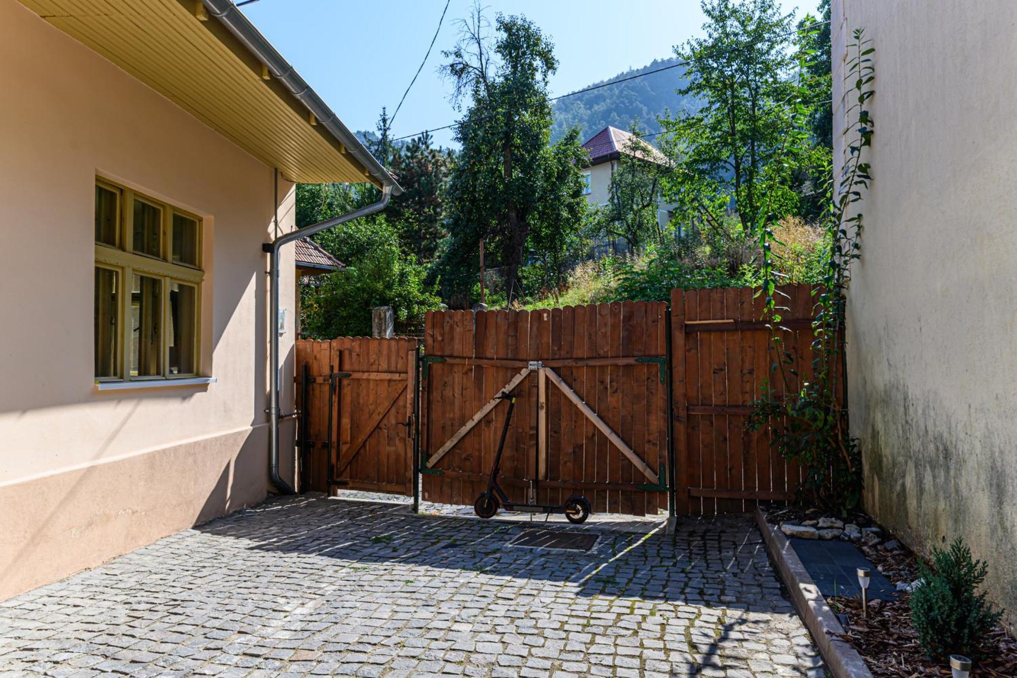 Lagom - Hot Tub Hideout Braşov Eksteriør bilde