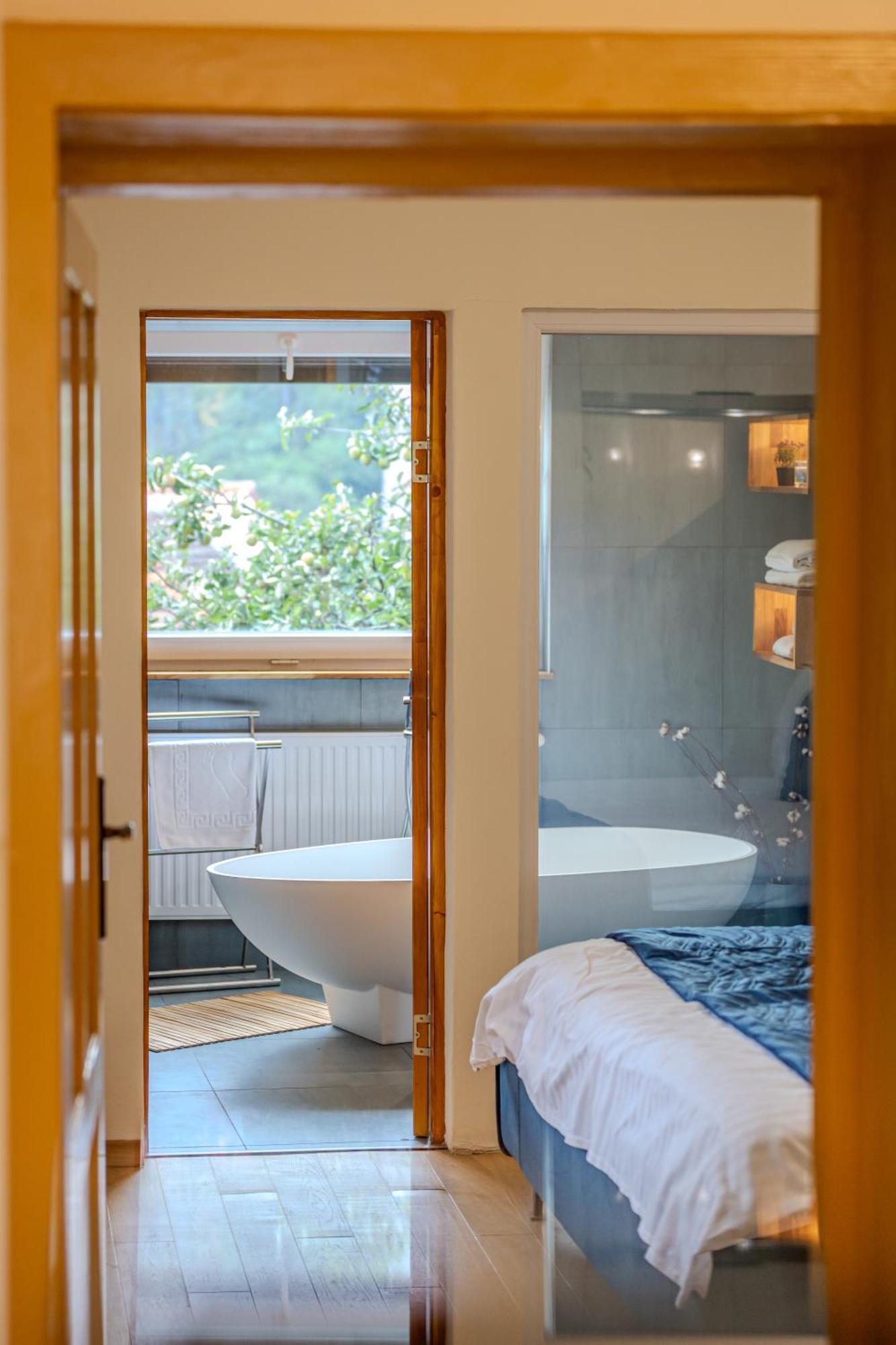 Lagom - Hot Tub Hideout Braşov Eksteriør bilde